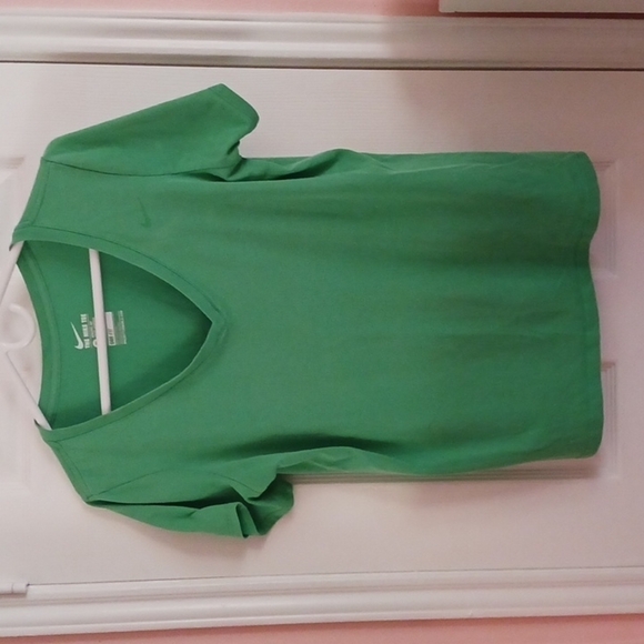 The Nike Tee - Picture 3 of 7